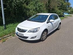 Weiß Gebraucht 2012 Opel Astra Edition Limousine | 3.500 € (Guter Preis)