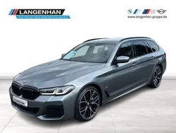 Grau Gebraucht 2022 BMW 530 M Sport Kombi | 51.925 €