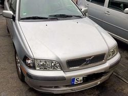 Silber Gebraucht 2002 Volvo V40 Kombi | 2.200 € (Etwas zu teuer)