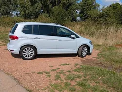 Weiß Gebraucht 2018 VW Touran Highline Van / Kleinbus | 22.900 € (Fairer Preis)