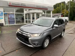 Grau Gebraucht 2016 Mitsubishi Outlander SUV | 13.500 € (Fairer Preis)