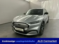 Rot(metallic) Gebraucht 2022 Ford Mustang Mach-E Premium SUV | 45.995 €