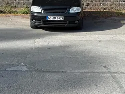 Schwarz Gebraucht 2004 VW Touran Van / Kleinbus | 1.500 € (Fairer Preis)