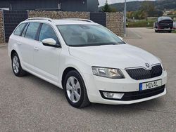 Weiß Gebraucht 2013 Skoda Octavia Limousine | 5.000 € (Fairer Preis)