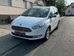 Weiß Gebraucht 2017 Ford Galaxy Van / Kleinbus | 11.500 €