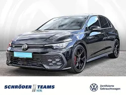 Schwarz (grenadillschwarz metallic) Gebraucht 2024 VW Golf VIII Style Limousine | 42.980 € (Fairer Preis)