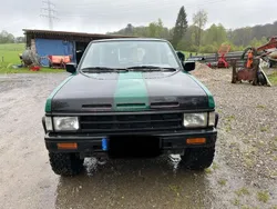 Grün Gebraucht 1990 Nissan Terrano SUV | 1.399 €