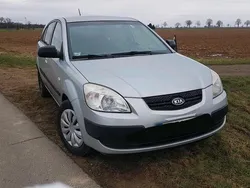 Silber Gebraucht 2006 Kia Rio 2 Kleinwagen | 1.950 €