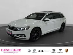 Weiss Gebraucht 2024 VW Passat Elegance Kombi | 39.690 € (Guter Preis)