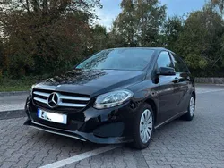 Schwarz Gebraucht 2016 Mercedes B200 Van / Kleinbus | 13.400 € (Fairer Preis)