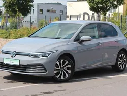 Grau Gebraucht 2023 VW Golf VIII Active Limousine | 20.900 € (Guter Preis)
