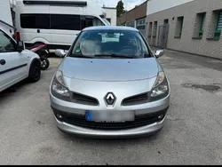 Gebraucht 2006 Renault Clio II Dynamique Kleinwagen | 1.300 € (Fairer Preis)