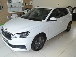 Moonweiss metallic Gebraucht 2023 Skoda Fabia Ambition Limousine | 17.280 € (Fairer Preis)
