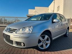 Silber Gebraucht 2008 VW Golf V United Limousine | 2.299 € (Guter Preis)
