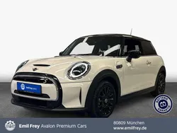 Weiß Gebraucht 2023 Mini Cooper SE Classic Kleinwagen | 19.900 € (Guter Preis)