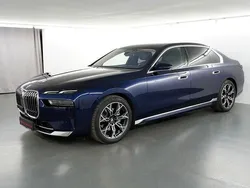 Blau Gebraucht 2023 BMW 740 Limousine | 79.800 € (Fairer Preis)