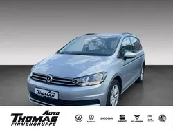 Oyster silver metallic Gebraucht 2024 VW Touran Comfortline Van / Kleinbus | 31.180 € (Fairer Preis)