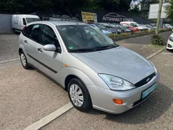 Silber Gebraucht 2000 Ford Focus Ghia Kleinwagen | 1.999 € (Fairer Preis)