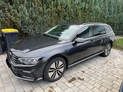 Grau Gebraucht 2020 VW Passat GTE Kombi | 20.000 € (Fairer Preis)