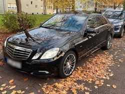 Schwarz Gebraucht 2009 Mercedes E220 Avantgarde Limousine | 9.400 € (Fairer Preis)