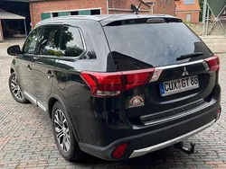 Schwarz Gebraucht 2016 Mitsubishi Outlander SUV | 10.000 €