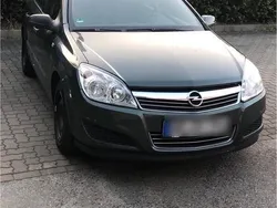 Grün Gebraucht 2009 Opel Astra Limousine | 2.500 € (Fairer Preis)
