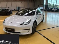 Weiß Gebraucht 2021 Tesla Model 3 Limousine | 24.600 € (Fairer Preis)