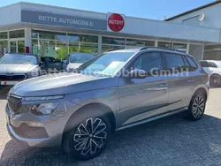 Graphitegrau metallic Neu 2025 Skoda Kamiq Selection SUV | 24.890 € (Superpreis)