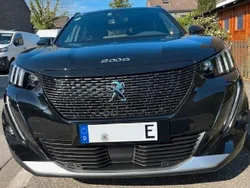 Schwarz Gebraucht 2021 Peugeot e-2008 GT SUV | 19.000 € (Guter Preis)