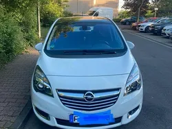 Weiß Gebraucht 2015 Opel Meriva Van / Kleinbus | 7.500 €