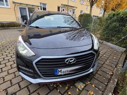 Schwarz Gebraucht 2016 Hyundai i30 Turbo Limousine | 14.500 € (Teuer)