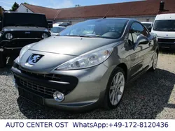 Grau Gebraucht 2008 Peugeot 207 CC Roland Garros Cabrio | 1.999 € (Etwas zu teuer)