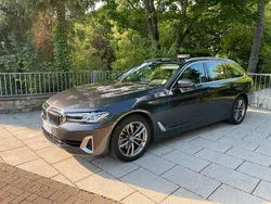 Grau Gebraucht 2020 BMW 530 Luxury Line Kombi | 38.800 € (Fairer Preis)