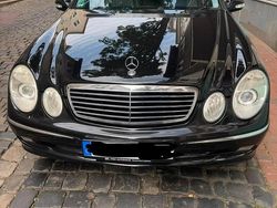Schwarz Gebraucht 2006 Mercedes E350 AMG line Limousine | 7.900 € (Fairer Preis)