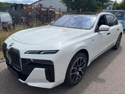Mineralweiss metallic (metallic) Gebraucht 2024 BMW 740 Comfort Edition Limousine | 94.900 € (Teuer)