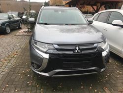 Grau Gebraucht 2017 Mitsubishi Outlander P-HEV SUV | 10.500 € (Superpreis)