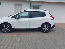 Weiß Gebraucht 2014 Peugeot 2008 Allure SUV | 6.500 € (Fairer Preis)
