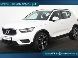 Weiß Gebraucht 2022 Volvo XC40 Momentum SUV | 23.800 € (Guter Preis)
