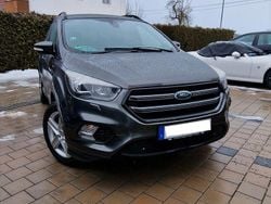 Grau Gebraucht 2018 Ford Kuga ST-Line SUV | 15.750 € (Fairer Preis)