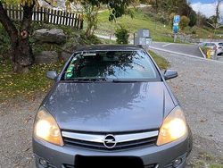 Grau Gebraucht 2006 Opel Astra Coupé | 1.700 € (Fairer Preis)
