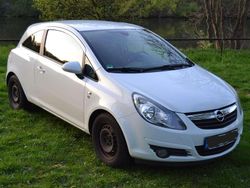 Weiß Gebraucht 2010 Opel Corsa Edition Limousine | 4.199 € (Fairer Preis)