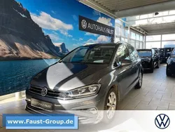 Grau metallic Gebraucht 2018 VW Golf Sportsvan Highline Van / Kleinbus | 15.440 € (Guter Preis)