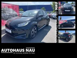 Mysticschwarz mica Neu 2025 Toyota Yaris Hybrid Comfort Kleinwagen | 23.990 € (Guter Preis)