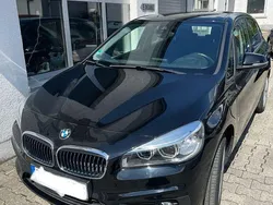 Schwarz Gebraucht 2017 BMW 225 Active Tourer iPerformance Van / Kleinbus | 12.300 € (Superpreis)
