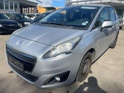 Grau Gebraucht 2015 Peugeot 5008 Active Kombi | 5.300 € (Fairer Preis)