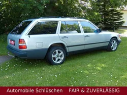 Grau Gebraucht 1989 Mercedes E230 Kombi | 7.950 €
