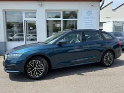 Lavablau metallic Gebraucht 2022 Skoda Octavia Ambition Kombi | 19.990 € (Fairer Preis)