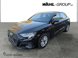 Brillantschwarz Gebraucht 2023 Audi A3 Sportback e-tron Basis Limousine | 24.790 € (Guter Preis)