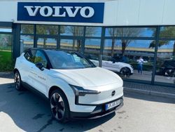 Weiß Gebraucht 2025 Volvo EX30 Performance SUV | 43.900 € (Etwas zu teuer)
