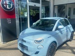 Colore esterno (himmel blau) Gebraucht 2023 Fiat 500e La Prima Limousine | 29.990 €